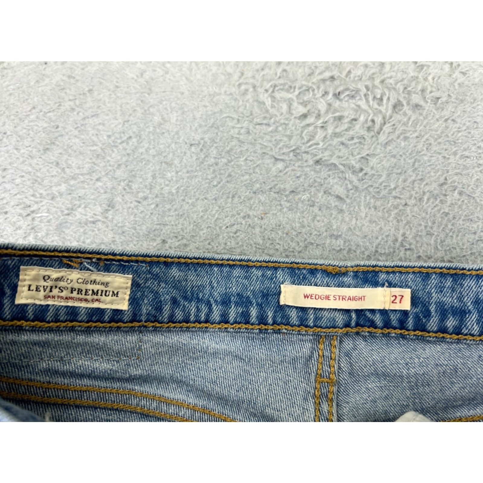 Levi's Levi's Wedgie Fit Jeans Womens 27 Blue Distressed Straight 27x24 Size 27" / US 4 / IT 40 - 6 Thumbnail