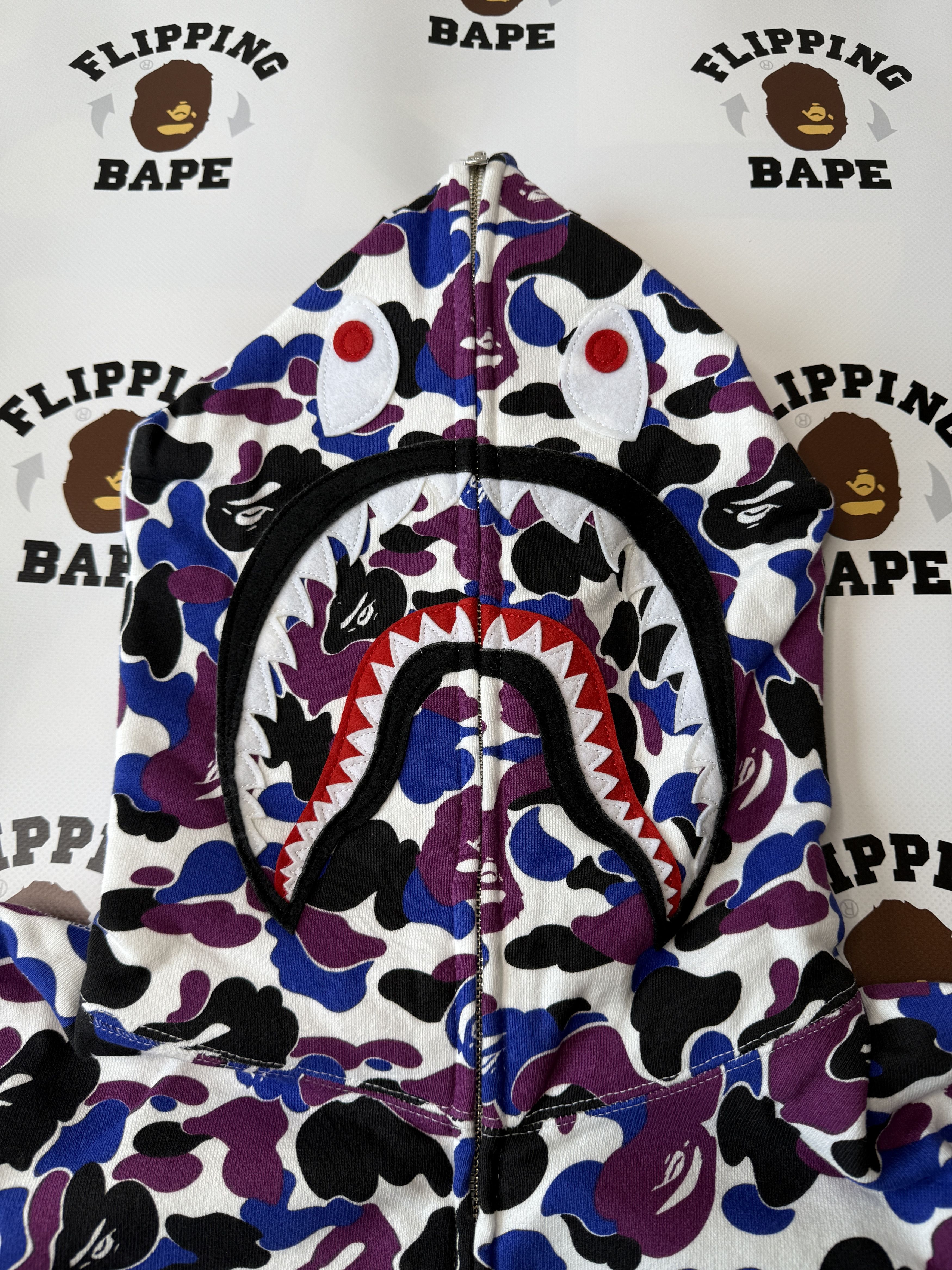 Bape BAPE STORE HONG KONG SEPARATE SHARK FULL ZIP HOODIE Size US L / EU 52-54 / 3 - 4 Thumbnail