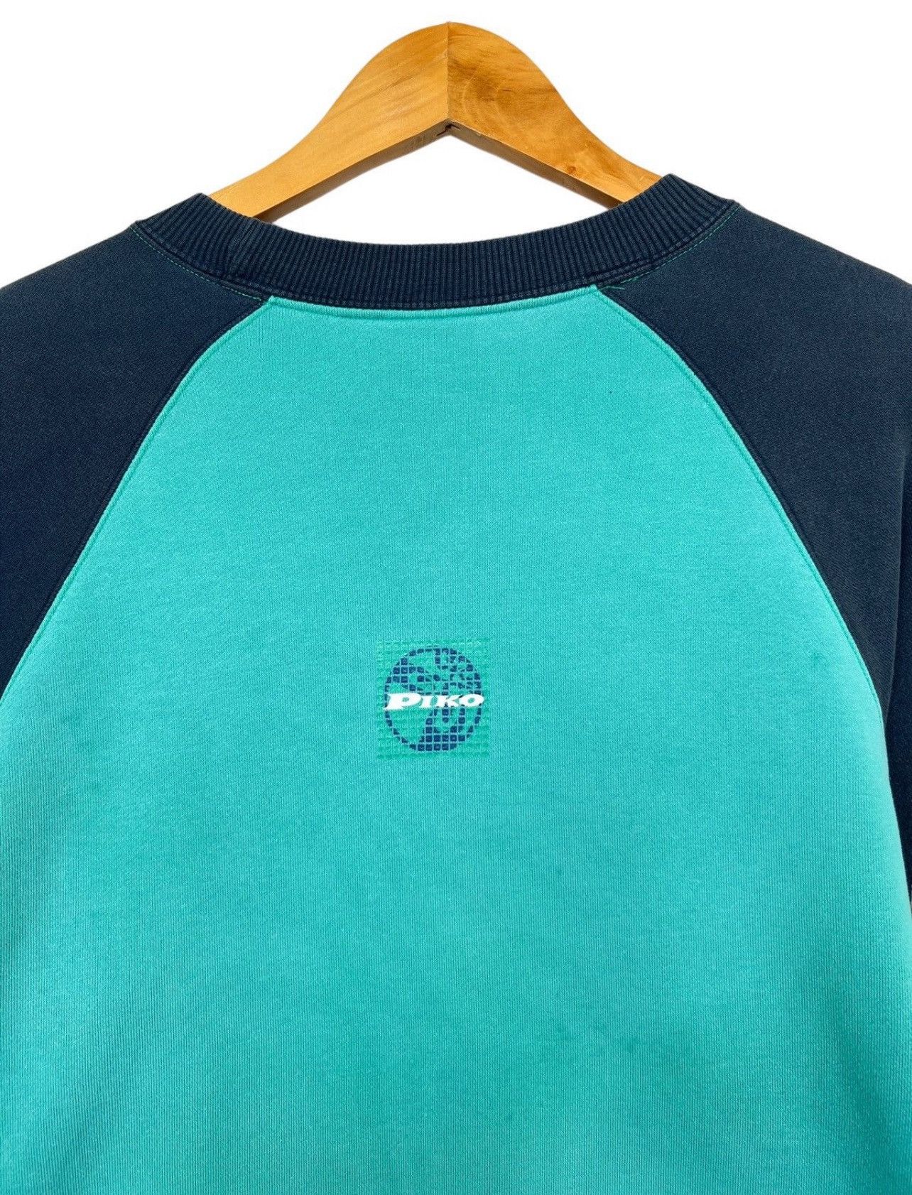 Vintage Vintage 90s Piko Surfboard Green Sweatshirt Medium Size US L / EU 52-54 / 3 - 7 Thumbnail