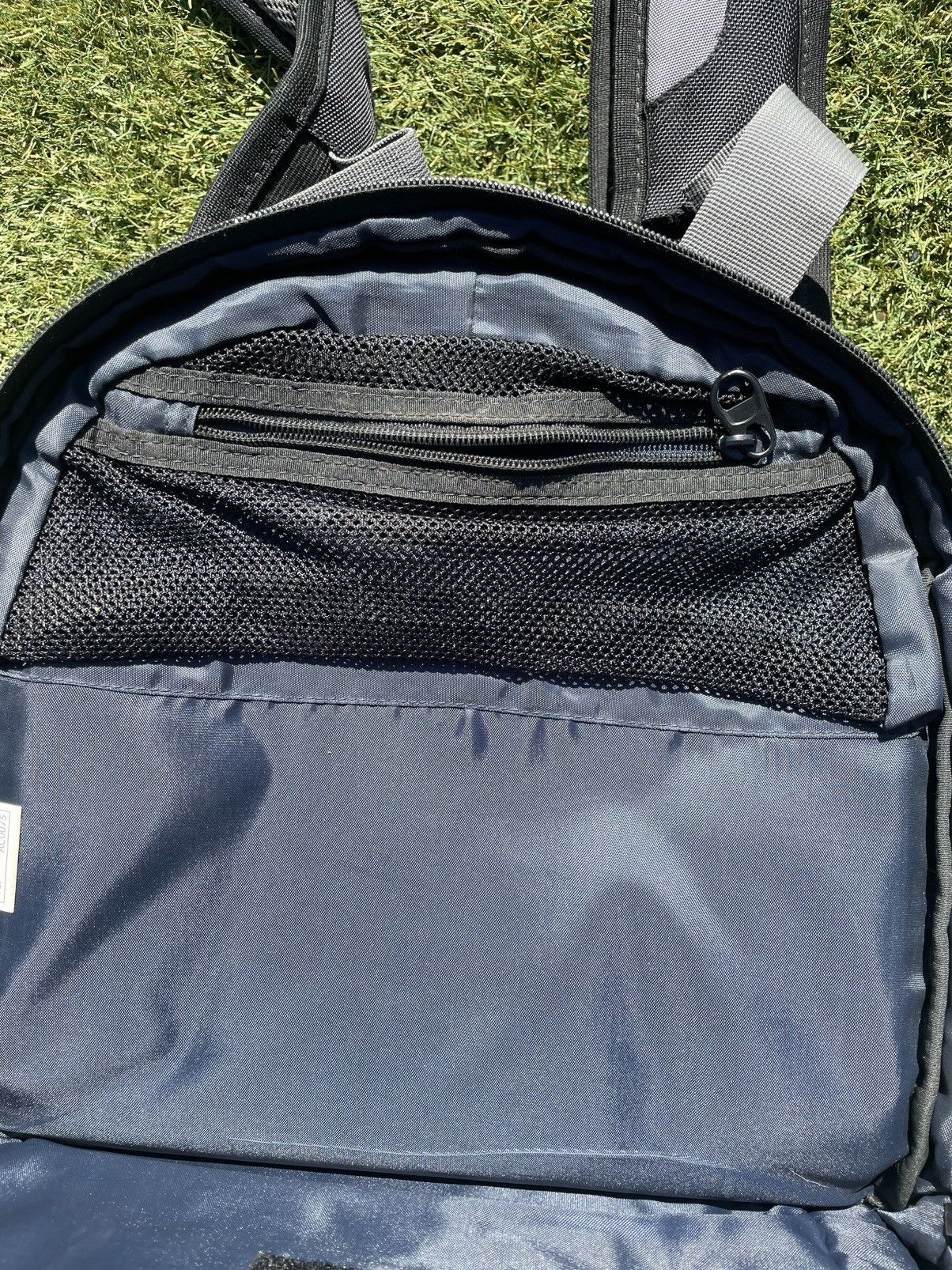 Other TARGUS Drifter II for 17" Laptop Backpack broken strap Size 30 - 11 Thumbnail