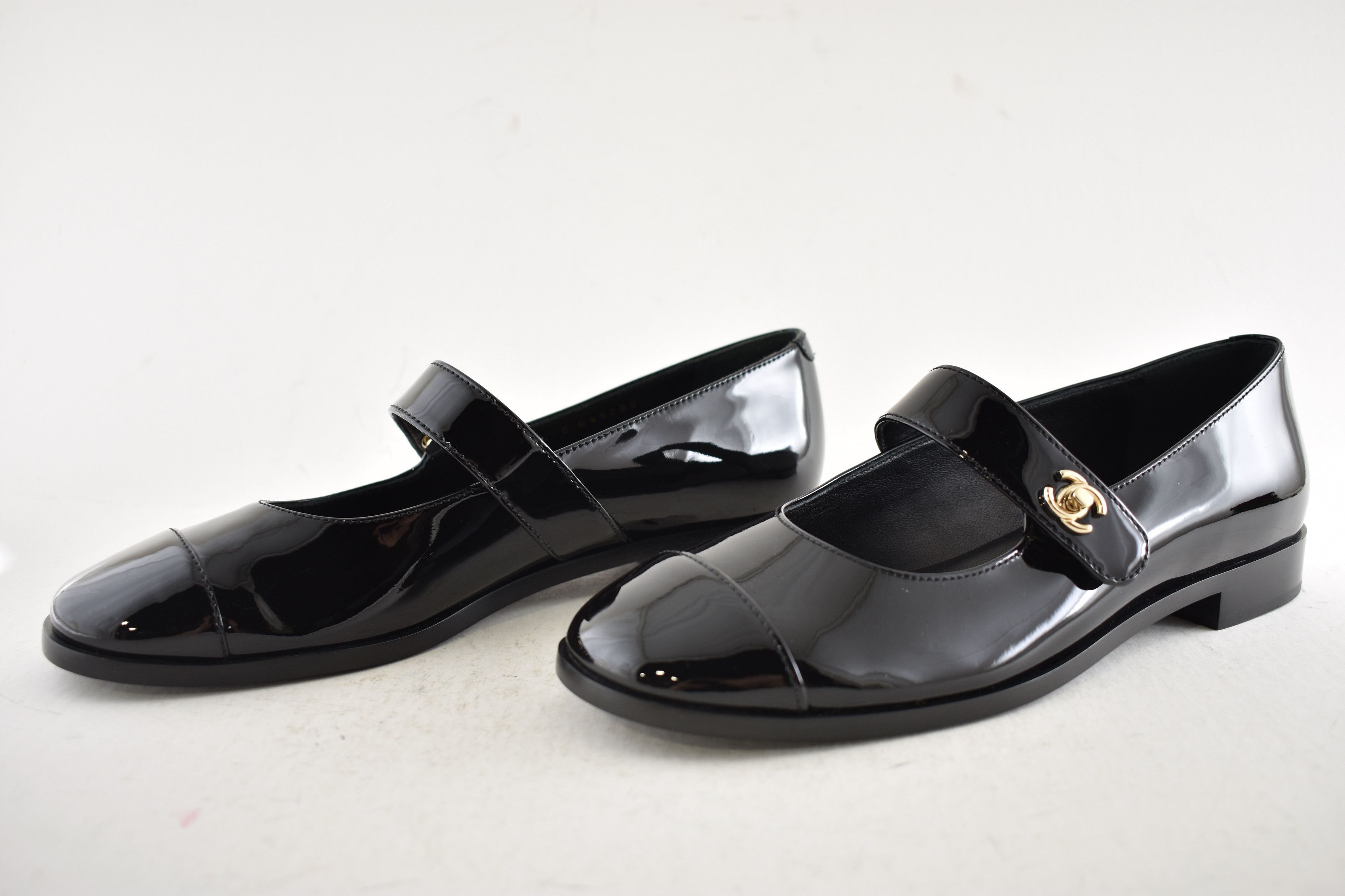 Chanel Chanel Patent Turnlock CC Mary Jane Ballet Loafer Flat 36 Size US 6 / IT 36 - 15 Thumbnail