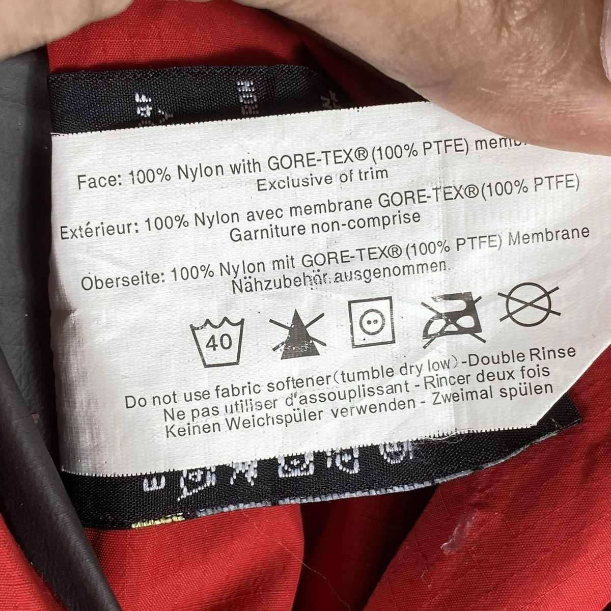 Arc'teryx Vintage Arc'teryx Gore-Tex Paclite Shell Jacket Red Size US M / EU 48-50 / 2 - 12 Thumbnail