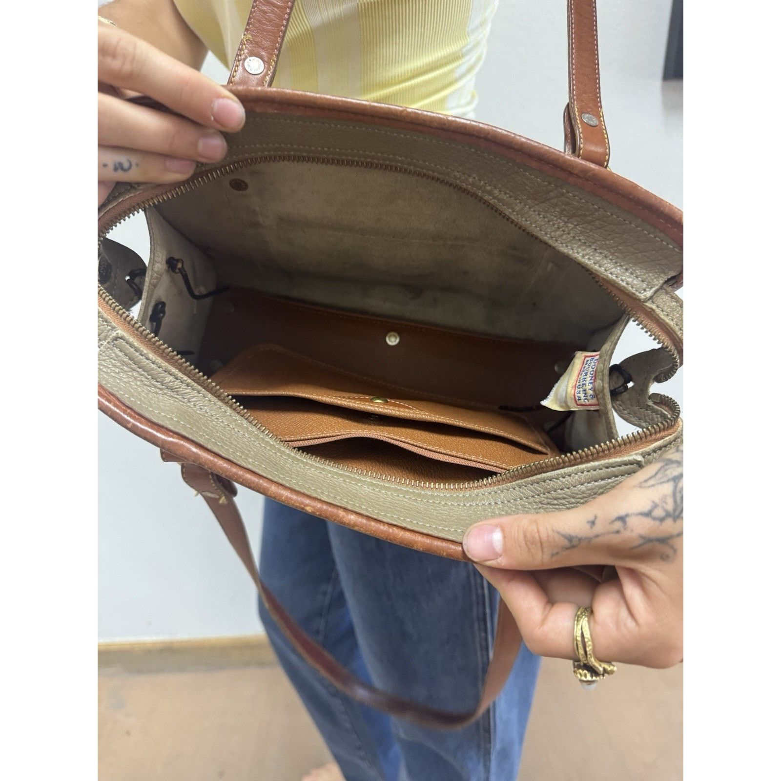 Dooney & Bourke Dooney&Bourke Taupe Pebble Leather Shoulder Crossbody Purse Size ONE SIZE - 5 Thumbnail