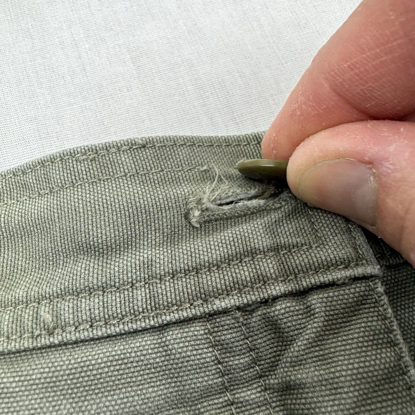Ralph Lauren VINTAGE Lauren Ralph Lauren Safari Shorts Womens 12 Cargo Pocket Hipster 90s Y2K Green Mens? Womens? Size 34" / US 12 / IT 48 - 5 Thumbnail