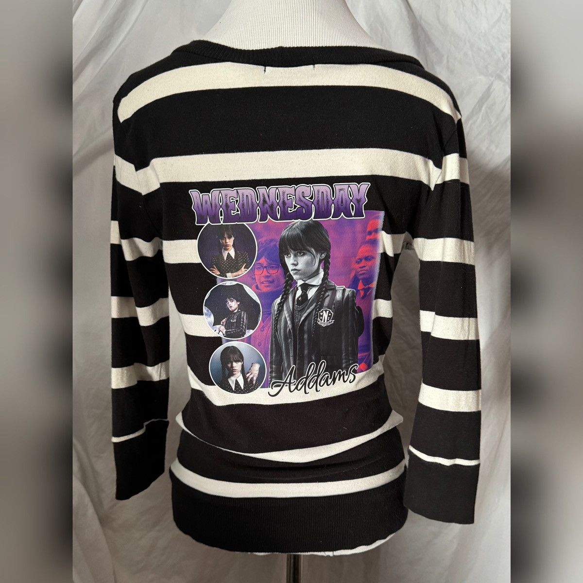 Vintage Wednesday Customized, Y2K Striped Deep V-Neck Knit Cardigan Size ONE SIZE - 8 Thumbnail