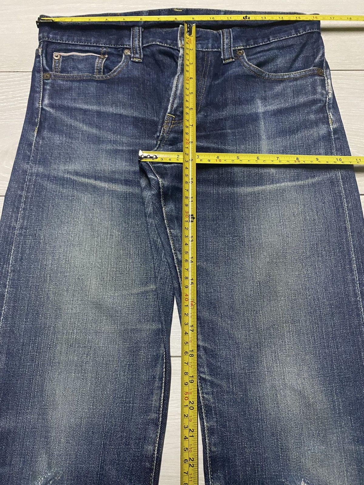 Undercover × Uniqlo Vintage Uniqlo S001 Selvedge Faded Wash Distressed Slim Jean Size US 32 / EU 48 - 14 Thumbnail