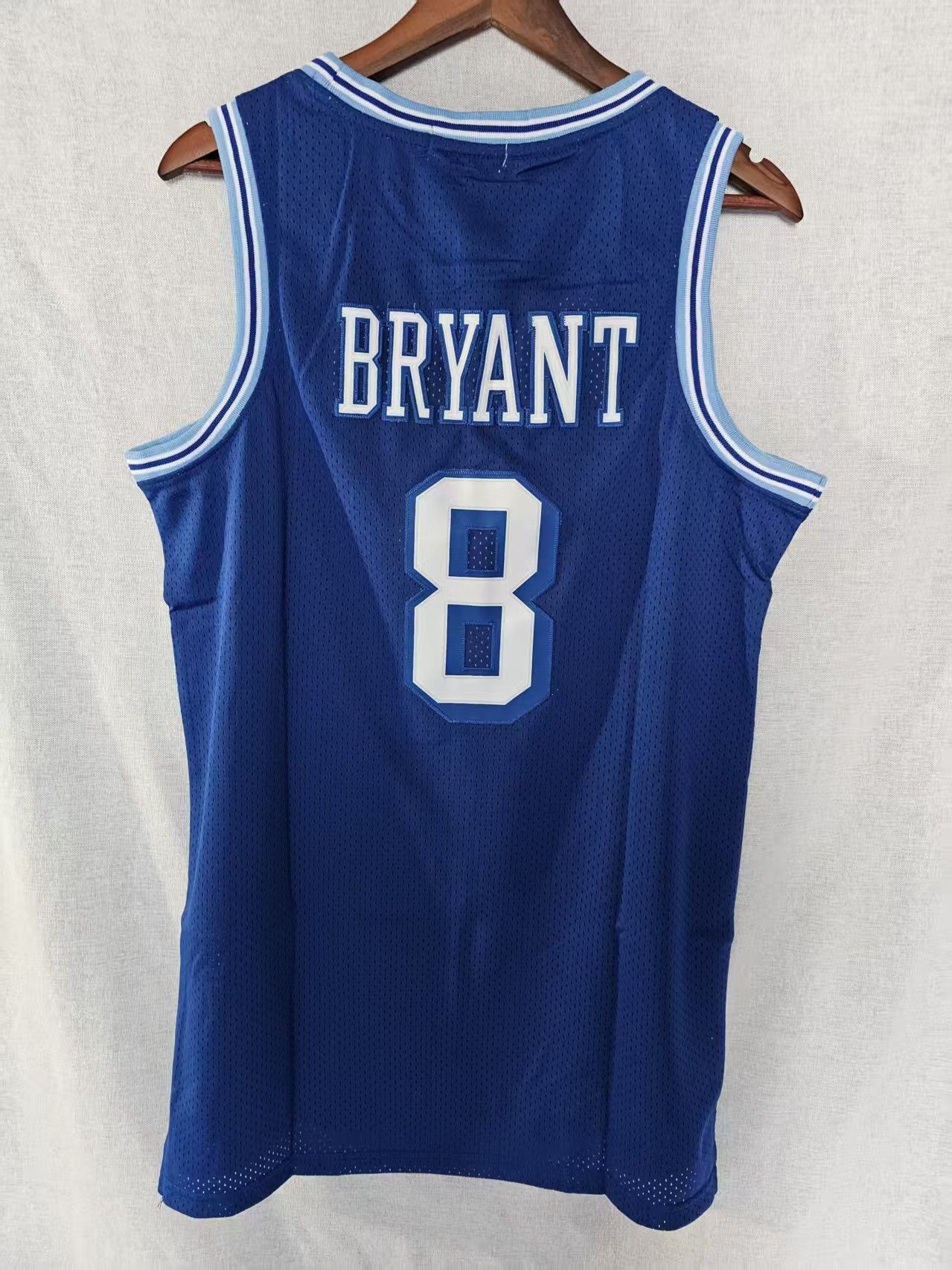 NBA Vintage Laker 8 Kobe Bryant Jersey Size US S / EU 44-46 / 1 - 2 Thumbnail