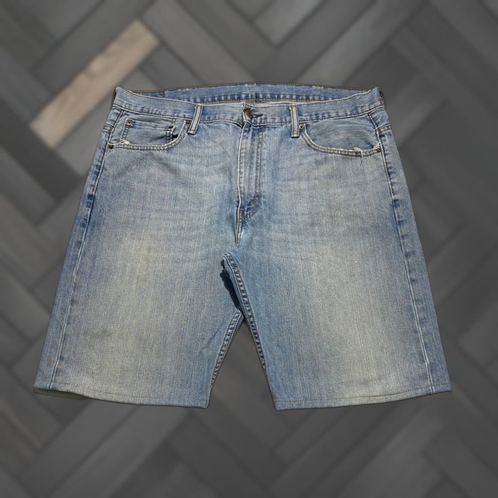 Levi's Levi's 569 Denim Shorts Men 38x11 Blue Hemmed Bermuda Casual Pockets 5-Pocket Design Light Wash Regular Fit Adult Mens Jeans Shorts Daywear Size US 38 / EU 54 - 1 Thumbnail