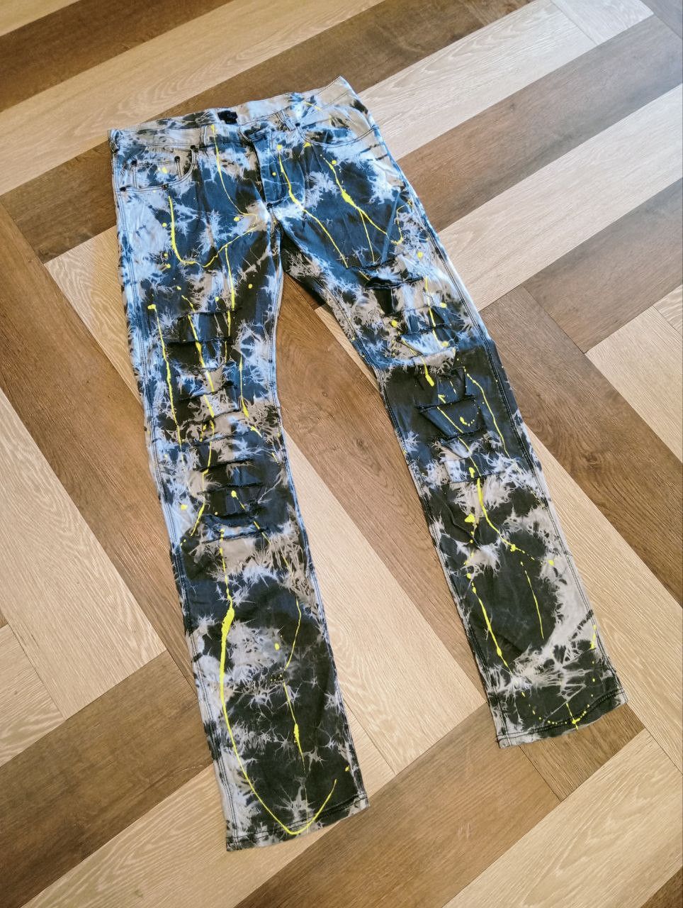 H&M H&M DISTRESSED BLEACH PAINTER PANTS Size US 32 / EU 48 - 3 Thumbnail