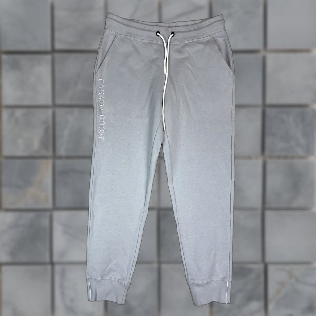 Canada Goose Canada Goose Sweat Pants Womens M Gray Classic Fit Embroidered Tapered Stretch Size 32" / US 10 / IT 46 - 1 Thumbnail