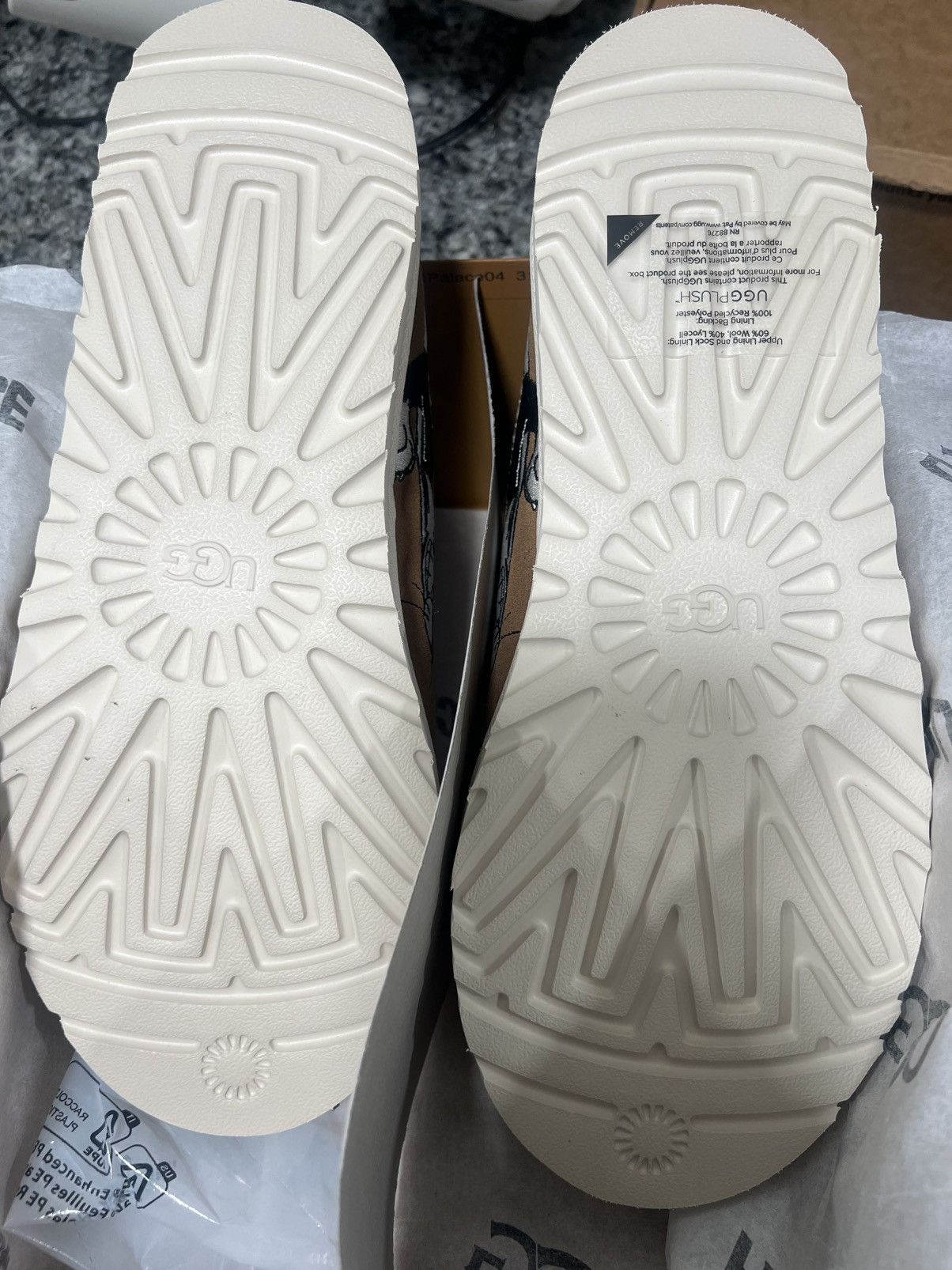 Palace × Ugg Palace x UGG x Looney Tunes Uggs Size US 9 / EU 42 - 5 Thumbnail