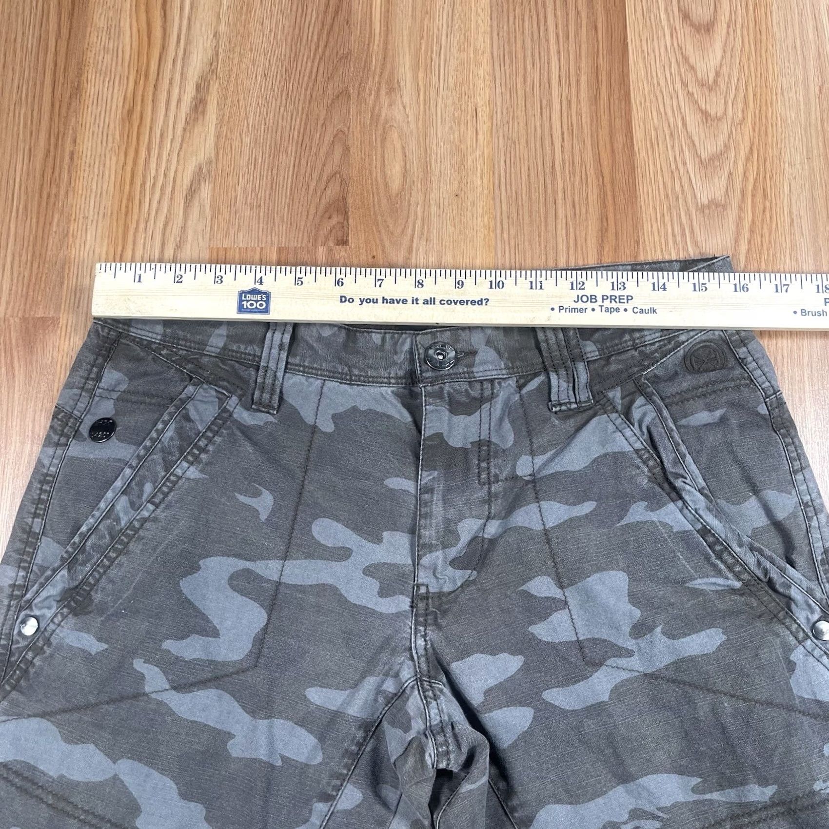 Vintage Helix Pants Mens Size 30W x 32L Slim Taper Flat Front Khaki Slacks Green Camouflage Pocketed Regular Waist 30x32 Mens Size US 30 / EU 46 - 3 Thumbnail