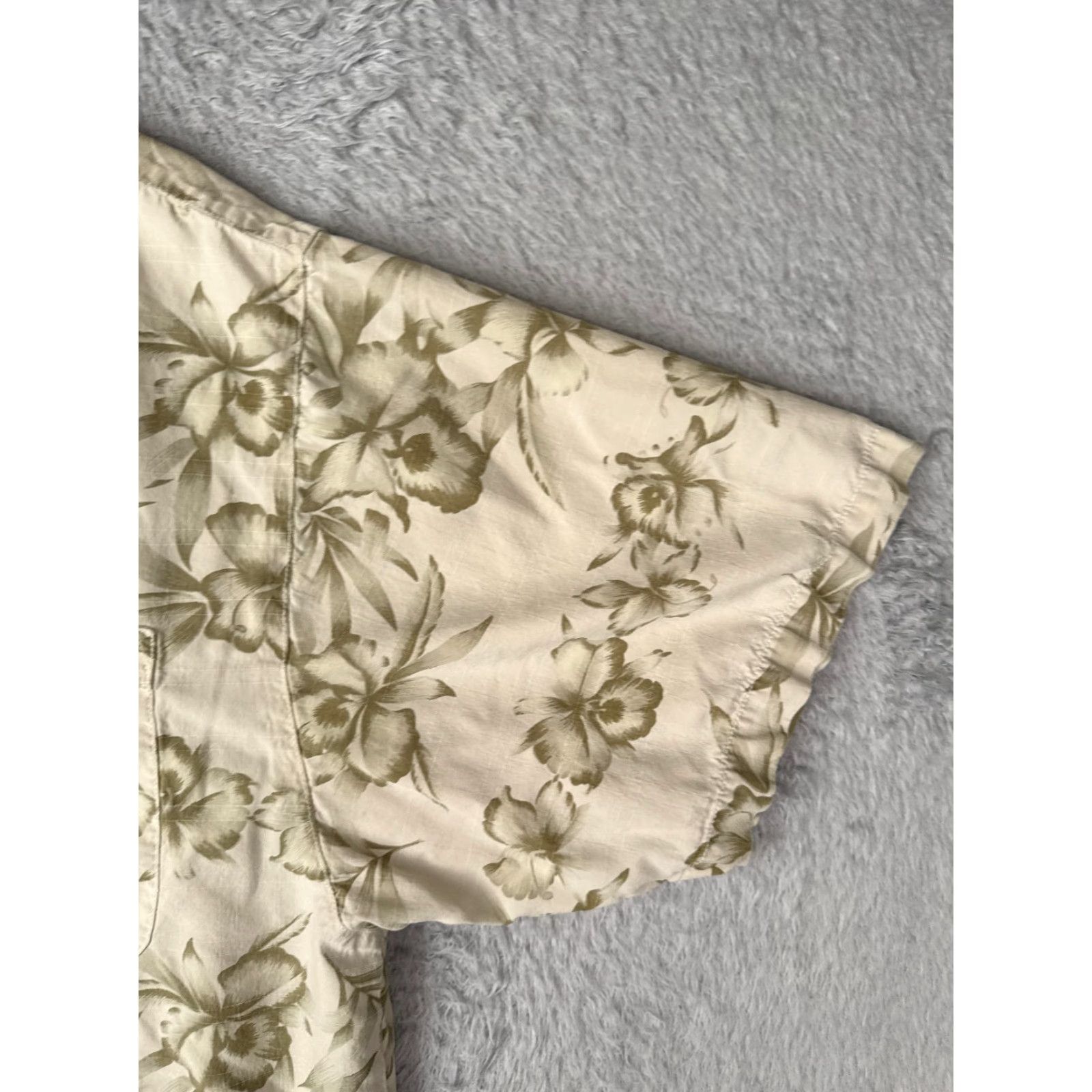 Tommy Bahama VINTAGE Tommy Bahama Shirt Men? Extra Large Ivory Silk Button-Up Hawaiian Floral Short Sleeve Beach Designer XL Ivory Silk Button-Up Mens 90s? Size US XL / EU 56 / 4 - 2 Thumbnail