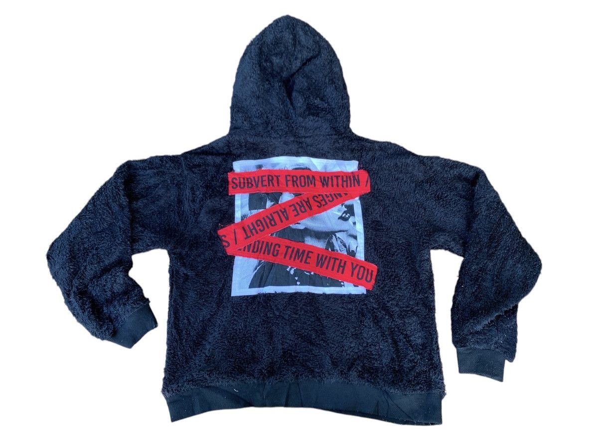 VINTAGE B ONE SOUL LOGO PATCHED AT THE BACK