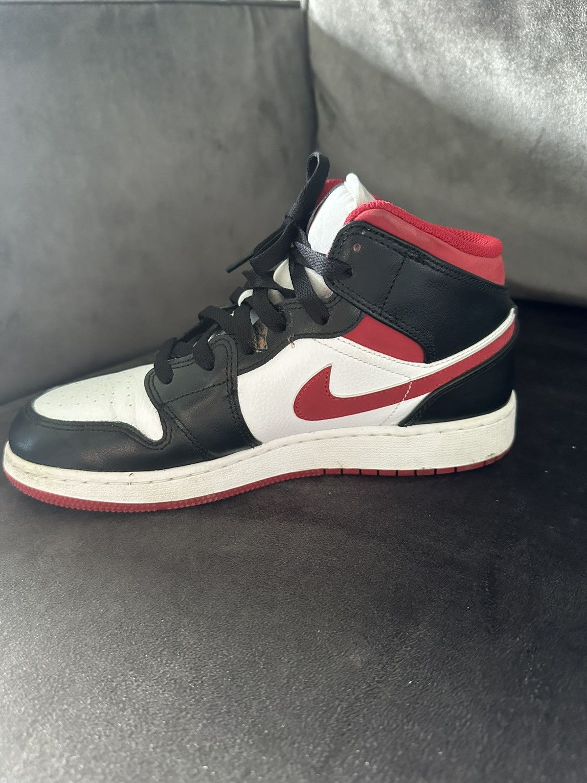 Nike Air Jordan 1 Mid Zwart Wit Maat 40 Size US 9 / IT 39 - 8 Thumbnail