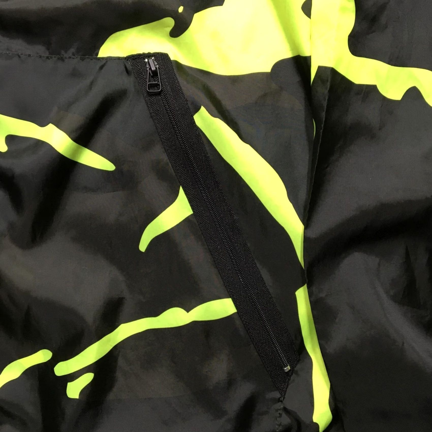 Vintage G-Star RAW STRT HDD OVERSHIRT Jacket Men L Black Neon Camo Hooded Lightweight Windbreaker Zip Pockets Size US L / EU 52-54 / 3 - 3 Thumbnail