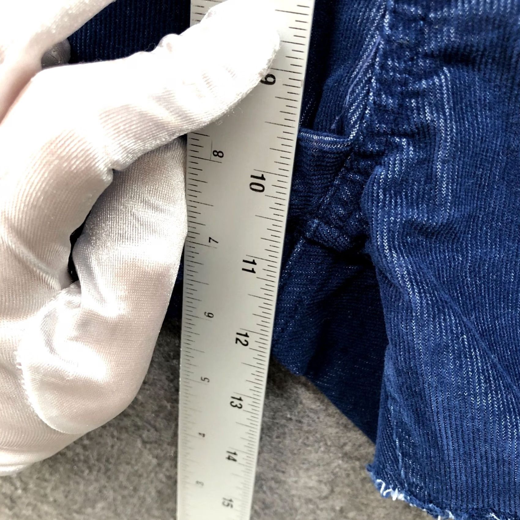 Gap Gap Corduroy Shorts Womens 10 Blue Cutoff Frayed Stretch Dark Blue 10'' Rise Size 32" / US 10 / IT 46 - 7 Thumbnail