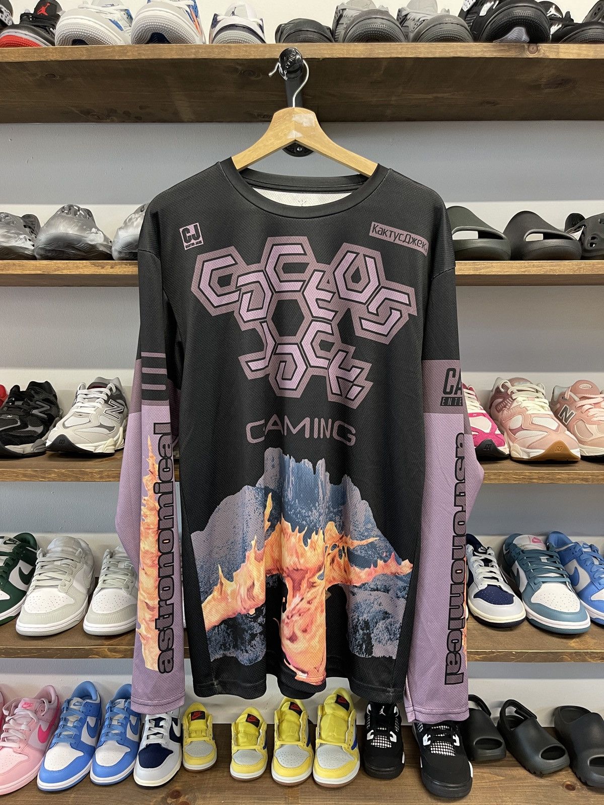 Travis Scott Travis Scott Cactus Jack Long sleeve Gaming Size US L / EU 52-54 / 3 - 1 Thumbnail