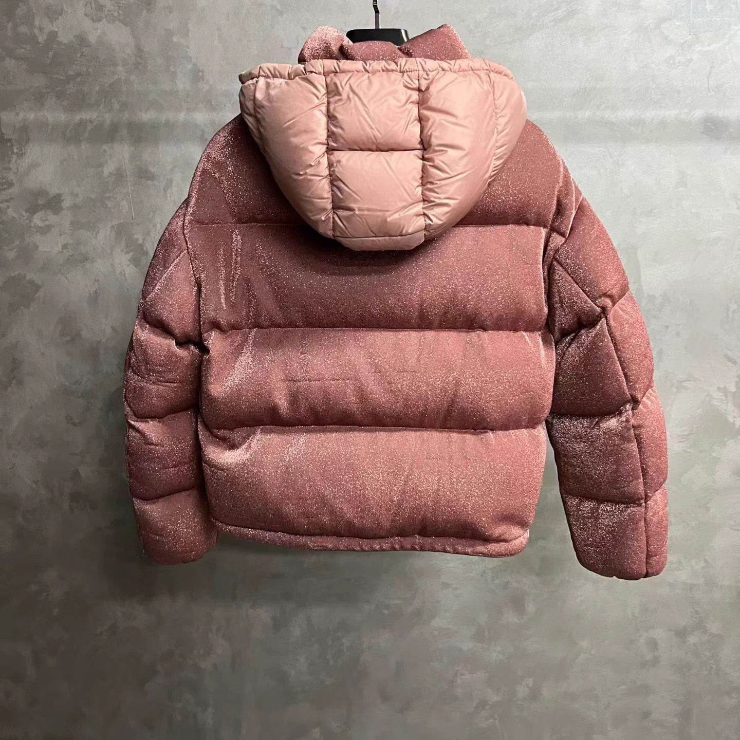 Moncler Moncler Pink Hooded Single-breasted Velvet LS Puffer Size XS / US 0-2 / IT 36-38 - 2 Thumbnail