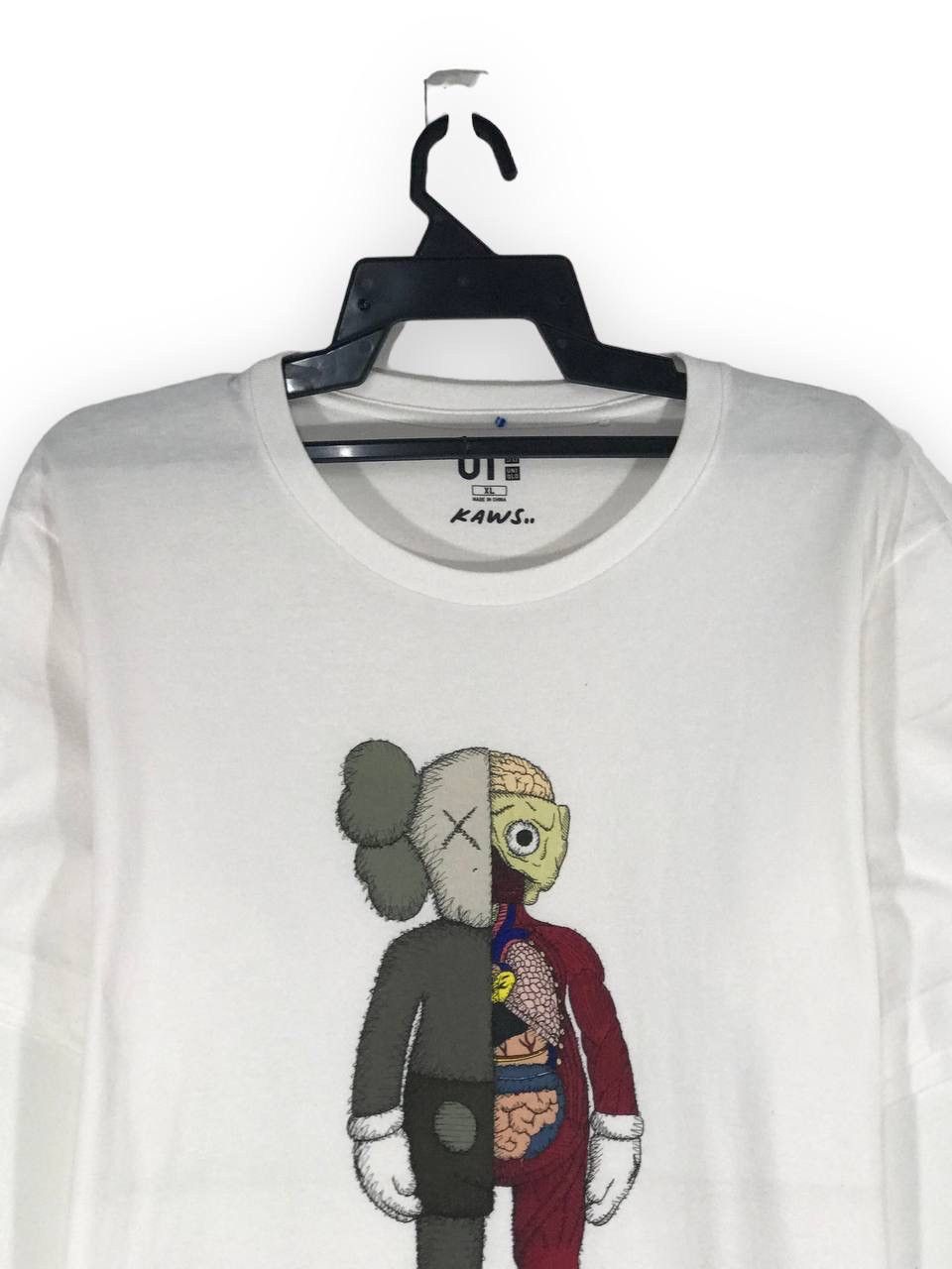 Japanese Brand × Kaws × Uniqlo kaws Size US XL / EU 56 / 4 - 2 Thumbnail