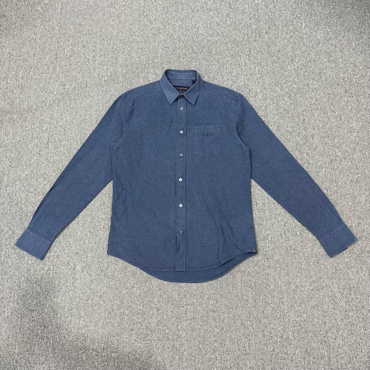 Louis Vuitton Louis Vuitton LV Chest Three-Flower Logo Long-Sleeve Shirt Size US M / EU 48-50 / 2 - 1 Thumbnail