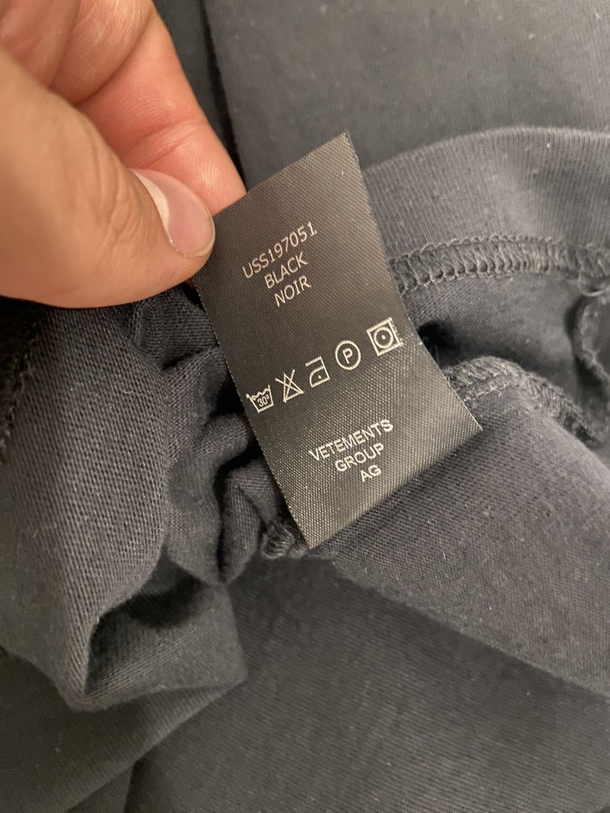 Vetements Vetements Snake shirt Size US L / EU 52-54 / 3 - 12 Thumbnail