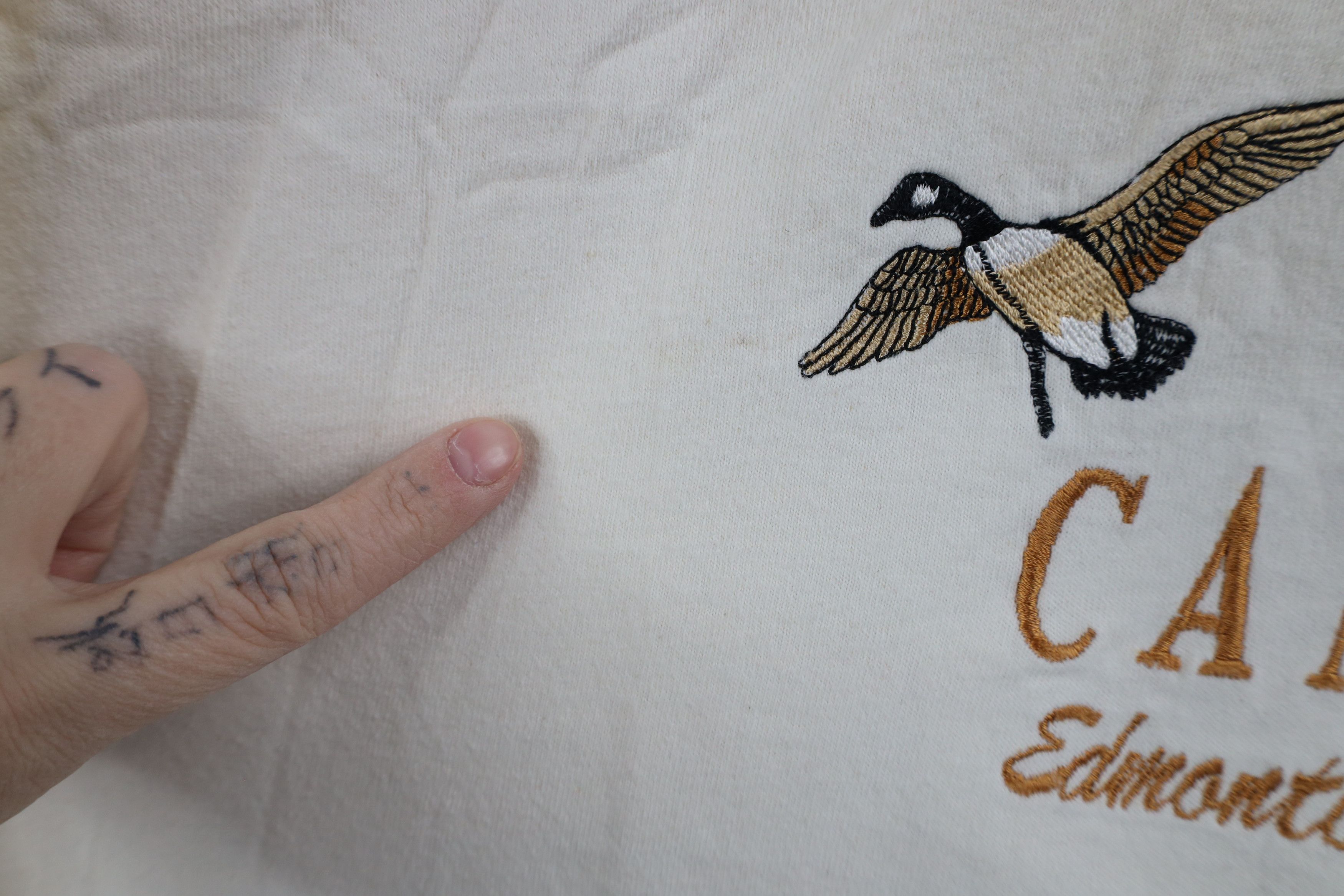 Vintage Vintage 90s Streetwear Canada Goose Duck T-Shirt Cream Size US XXL / EU 58 / 5 - 5 Thumbnail