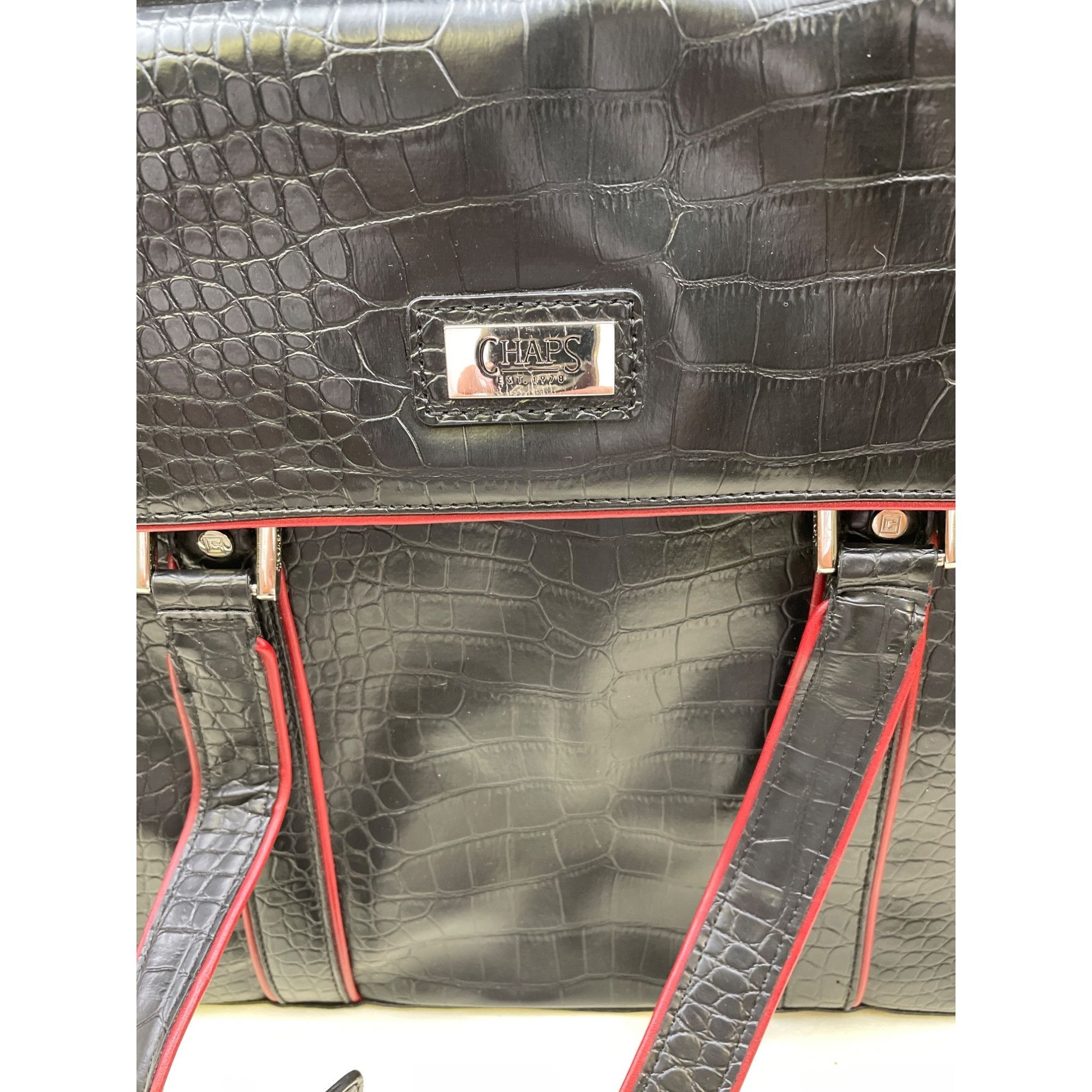 Chaps Chaps Unisex Black Croc Pattern Laptop Messenger Shoulder Ba Size ONE SIZE - 2 Thumbnail