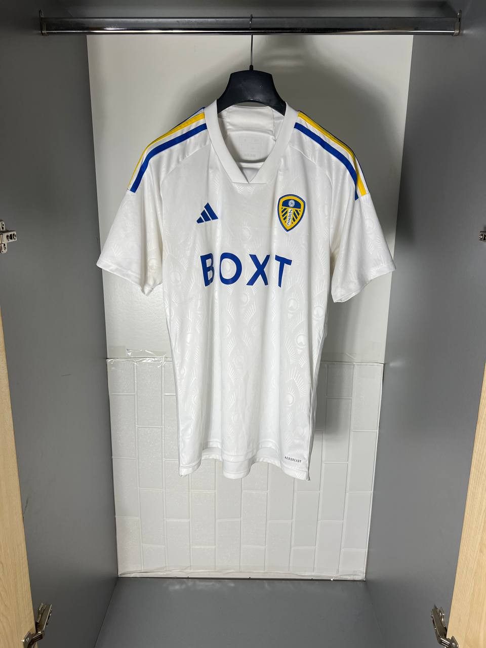 Adidas VINTAGE ADIDAS FC LEEDS UNITED ENGLAND SOCCER JERSEY Y2K 90s Size US L / EU 52-54 / 3 - 1 Thumbnail