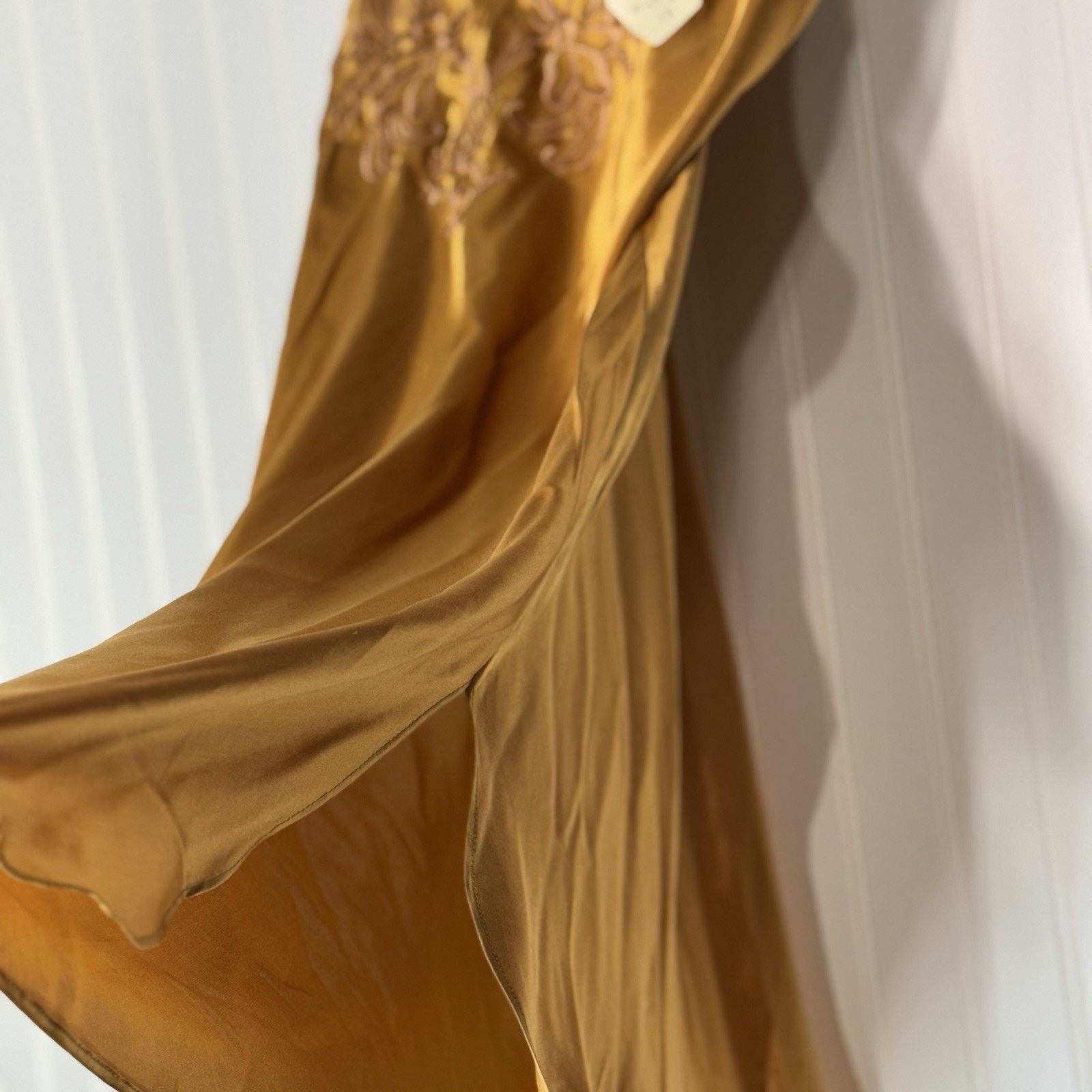 Victoria's Secret VTG NWT Victoria’s Secret Gold Label Slip Dress Embroidered Size M / US 6-8 / IT 42-44 - 10 Thumbnail