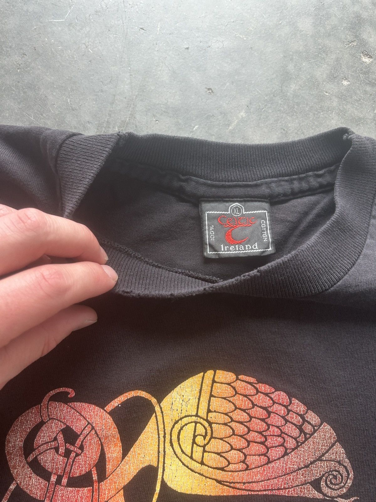 Vintage Vintage 90s Celtic Style Graphic Tee Single Stitch Size US XL / EU 56 / 4 - 8 Thumbnail