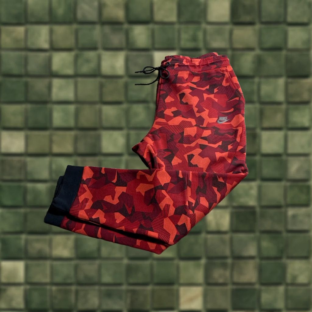 Nike Nike Tech Fleece Pants Joggers Mens XL Red Camo Sweatpants 823499 Size US 36 / EU 52 - 1 Thumbnail