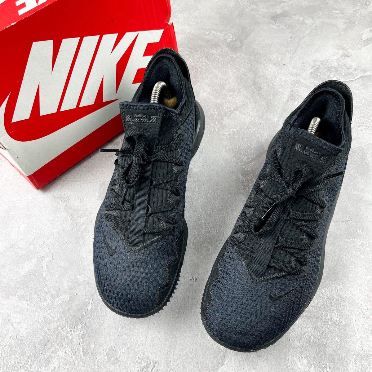 Nike Nike Lebron 16 Men's Low Basketball Shoes US 10 Size US 10 / EU 43 - 2 Thumbnail