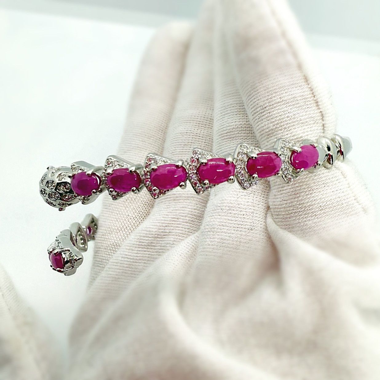 Nordstrom 14k White Gold over Silver Ruby Serpent Bracelet! Size ONE SIZE - 3 Thumbnail