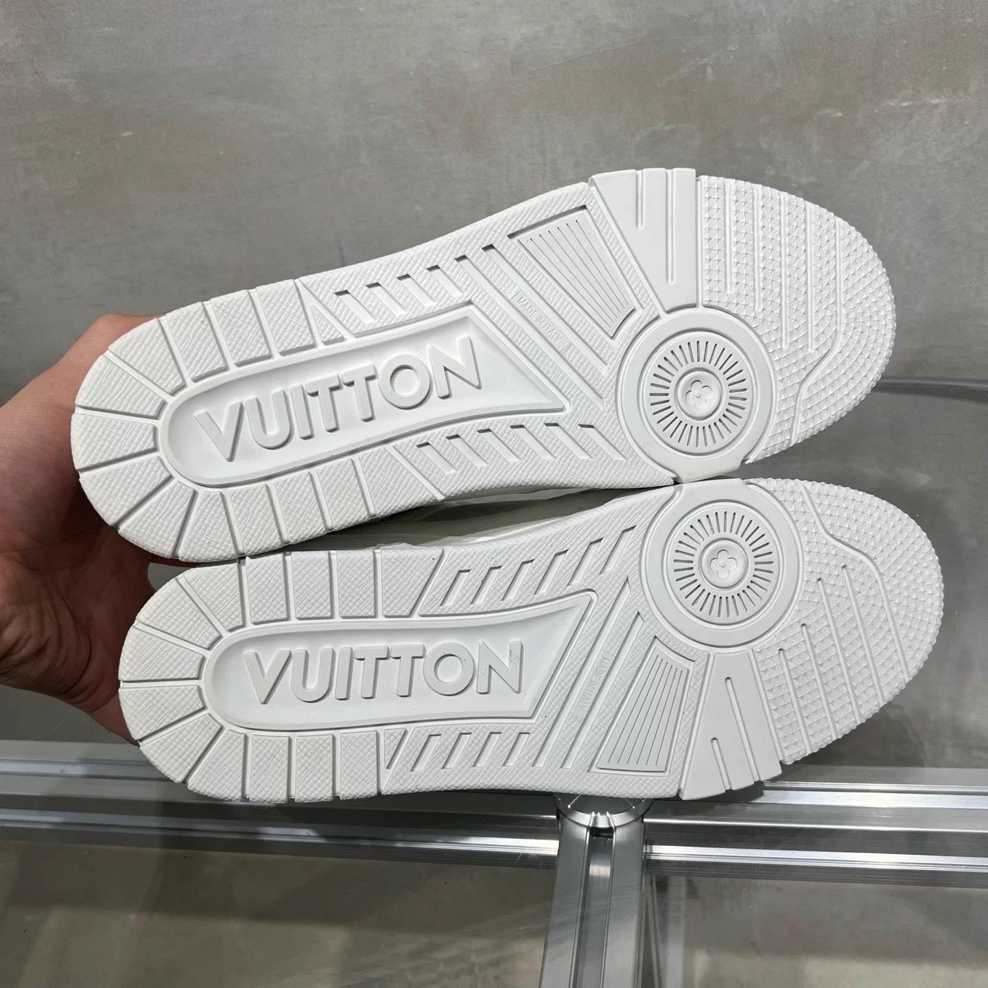 Louis Vuitton LV Trainer White All Over Print UK6/40 New, tried on only Size US 7 / EU 40 - 7 Thumbnail