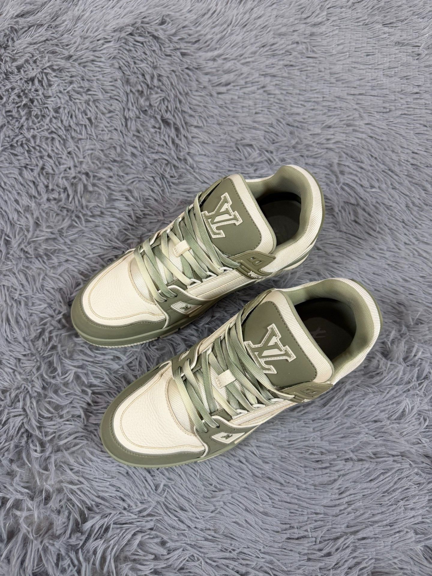 Louis Vuitton Louis Vuitton Training Green Lowtop Sneakers 8 Men Size US 8 / EU 41 - 1 Thumbnail