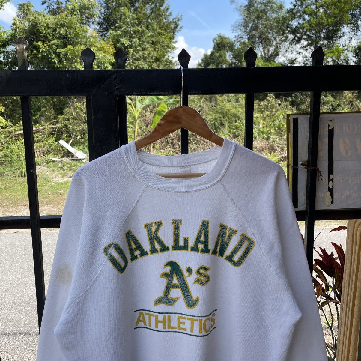 MLB 🔥Vintage 80s Oakland Athletics MLB Distress Boxy Sweatshirts Size US L / EU 52-54 / 3 - 4 Thumbnail