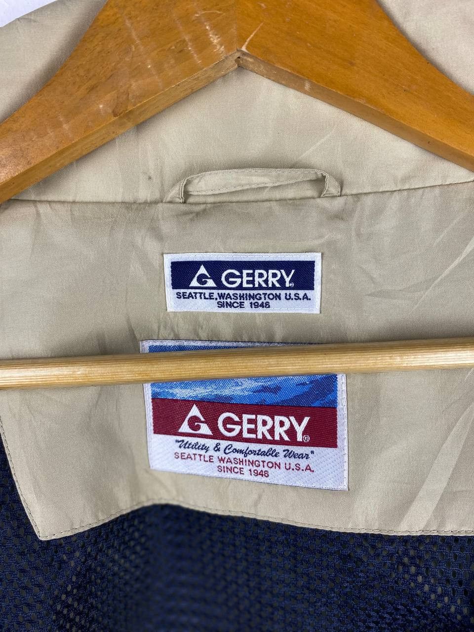 Japanese Brand gerry japanese brand outdoor jacket fishnet lining Size US L / EU 52-54 / 3 - 10 Thumbnail