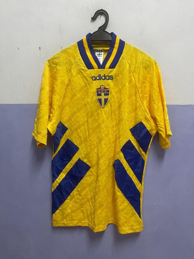 Vintage VINTAGE ADIDAS SWEDEN 1994 1996 HOME SHIRT FOOTBALL JERSEY Size US M / EU 48-50 / 2 - 1 Thumbnail