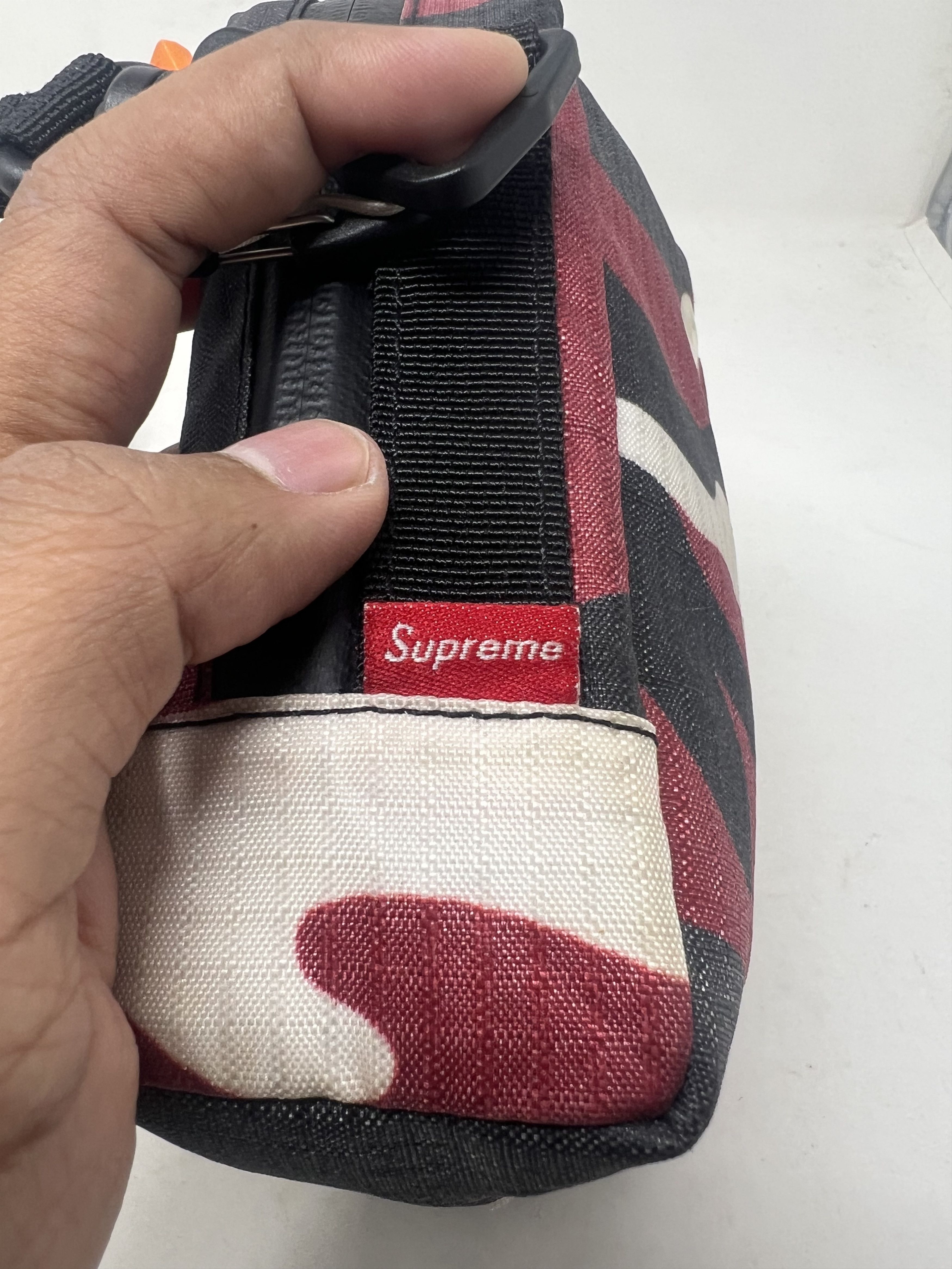 Supreme Supreme Neck Pouch Camo Size ONE SIZE - 14 Thumbnail