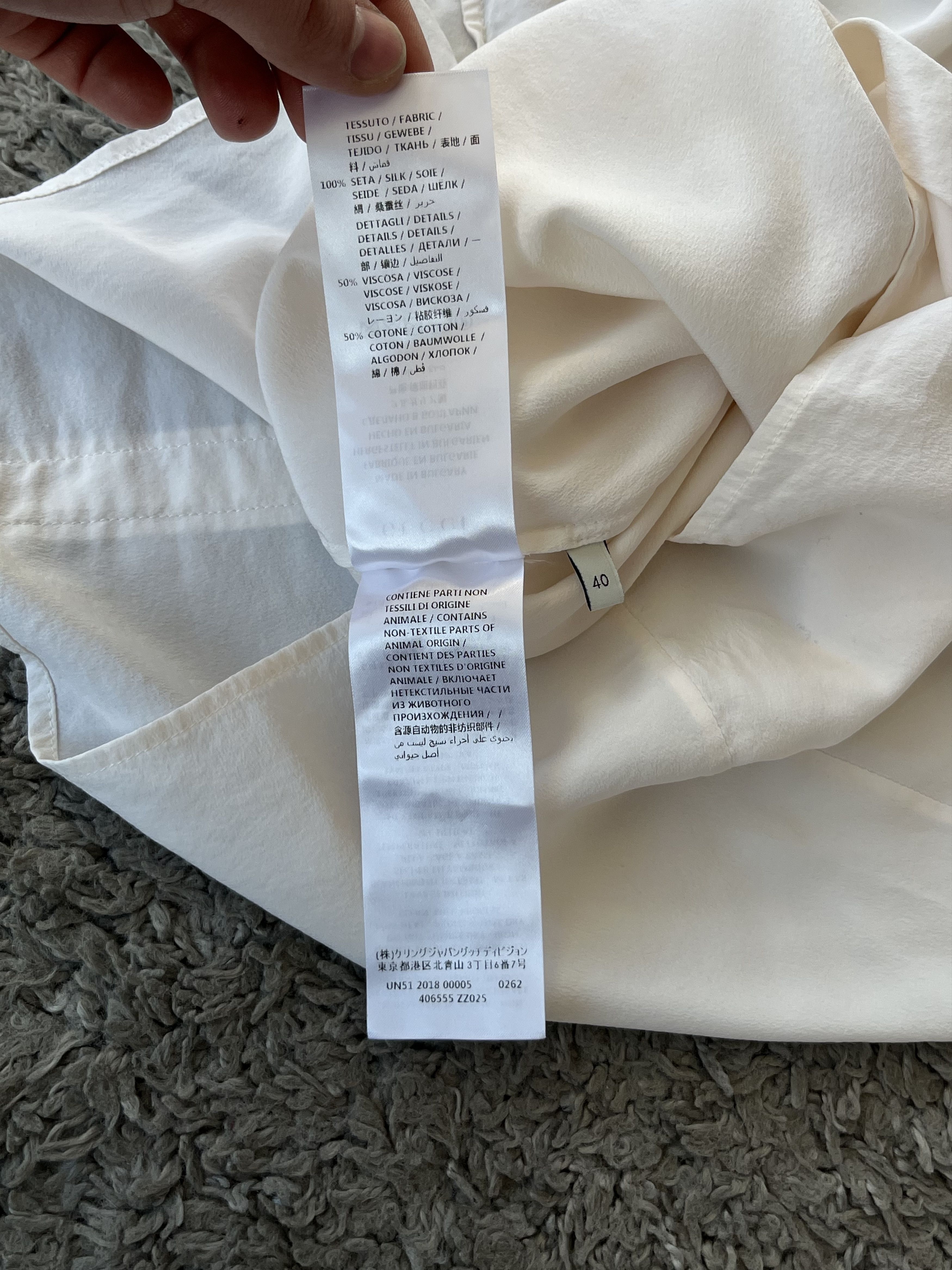 Gucci GUCCI Basic Shirt MADE IN BULGARY 100% Silk size 40(S) Size S / US 4 / IT 40 - 11 Thumbnail