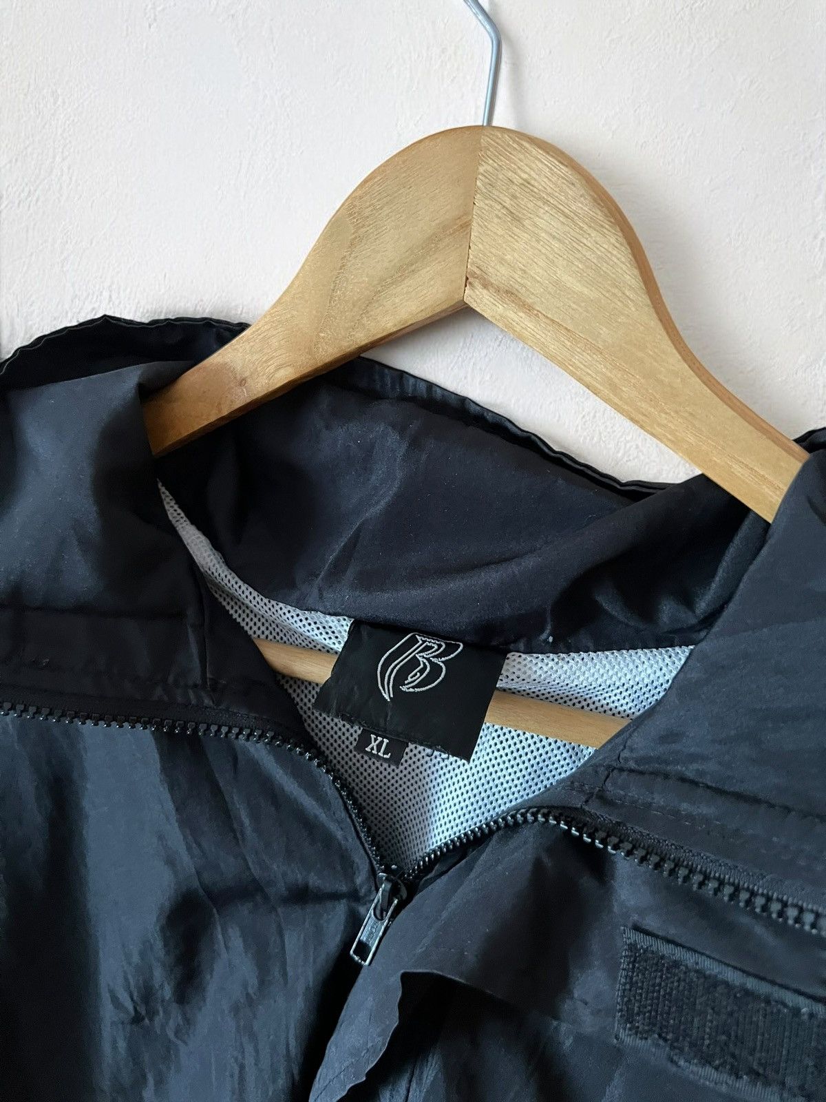 Band Tees × Ruff Ryders × Vintage RUFF RYDERS VINTAGE HOODED JACKET RAP BIG LOGOS WINDBREAKER Size US XL / EU 56 / 4 - 8 Thumbnail