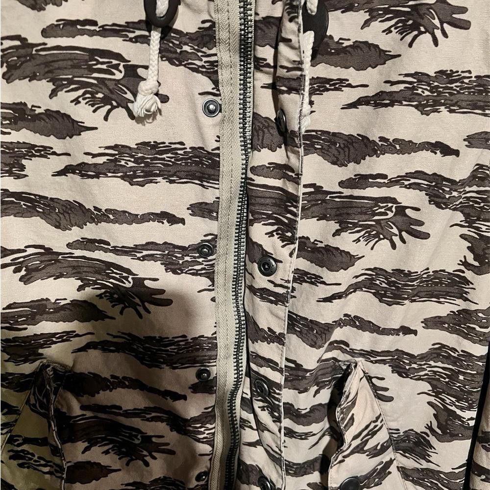 H&M H&M Trendy Graphic Hoodie with Kangaroo Pocket Size US M / EU 48-50 / 2 - 4 Thumbnail