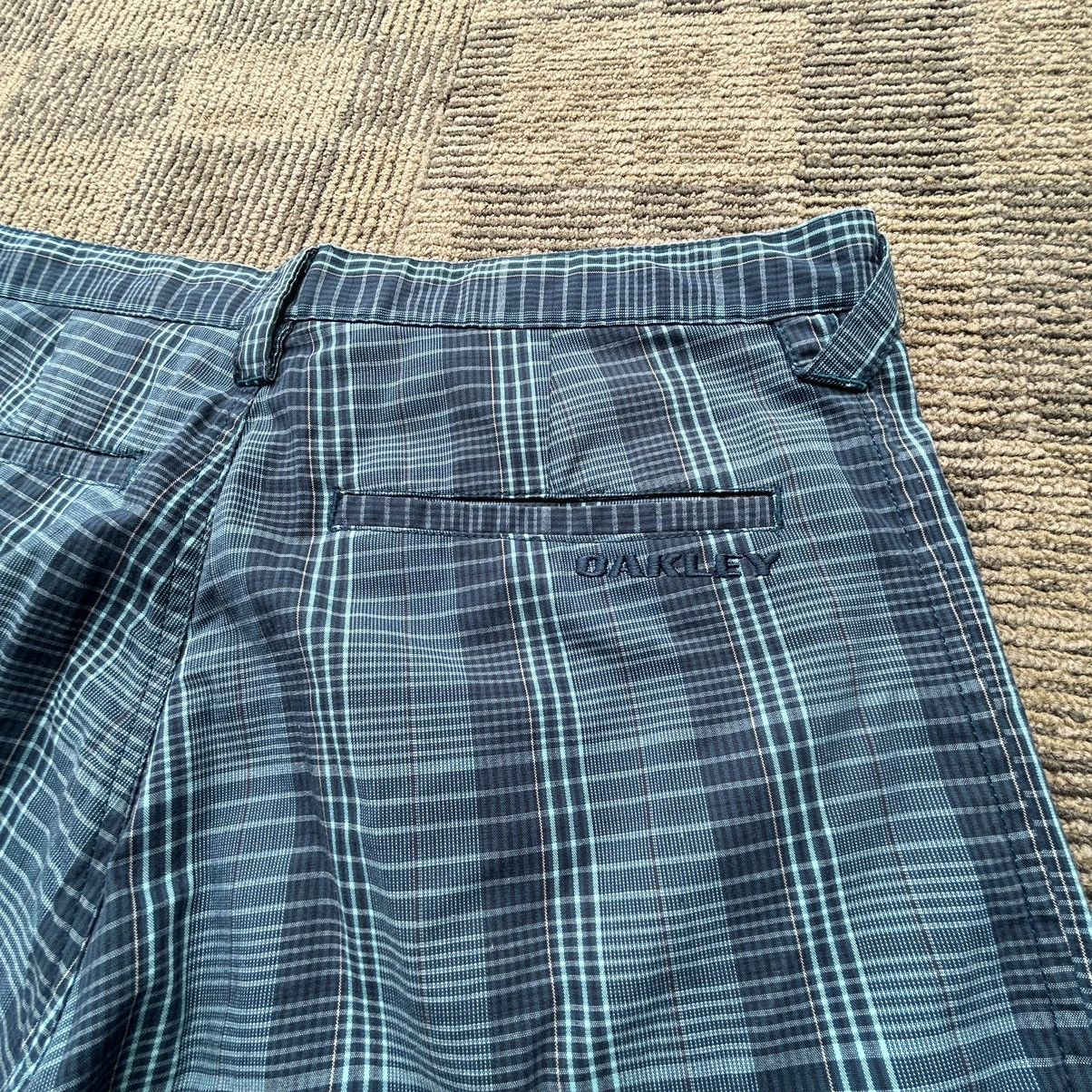 Oakley Oakley Blue Plaid Chino Shorts Size US 34 / EU 50 - 9 Thumbnail