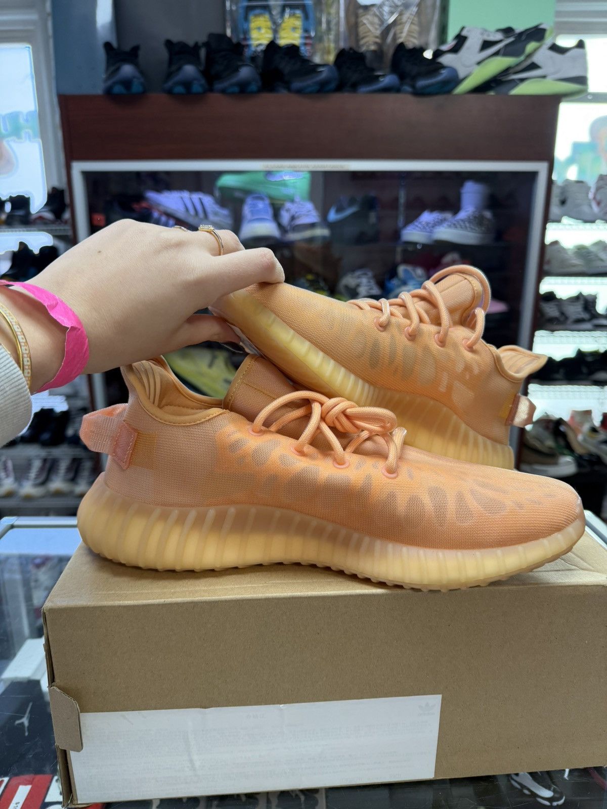 Yeezy Yeezy 350 ‘Mono Clay’ Size US 11 / EU 44 - 2 Thumbnail