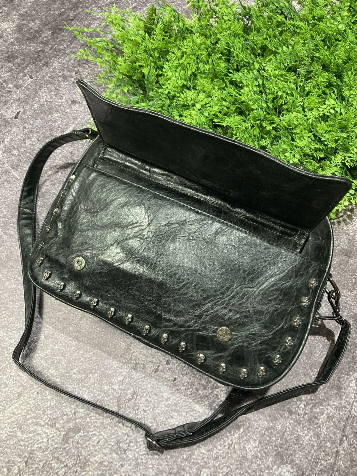 Other Vintage Thomas Wylde Metal Skull Logo Monogram Leather Bag Size ONE SIZE - 10 Thumbnail