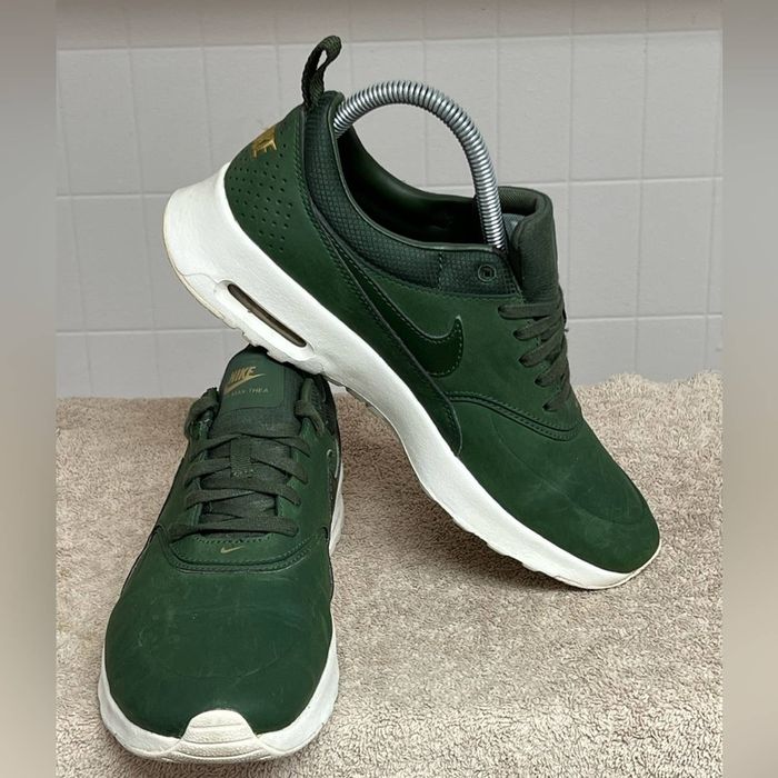 Nike air max thea hotsell carbon green