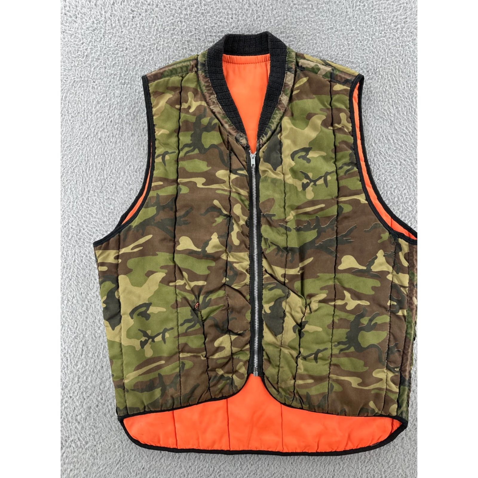Vintage VINTAGE Reversible Mens Medium Orange And Camouflage Zip Up Hunting Vest 80s Size US M / EU 48-50 / 2 - 3 Thumbnail