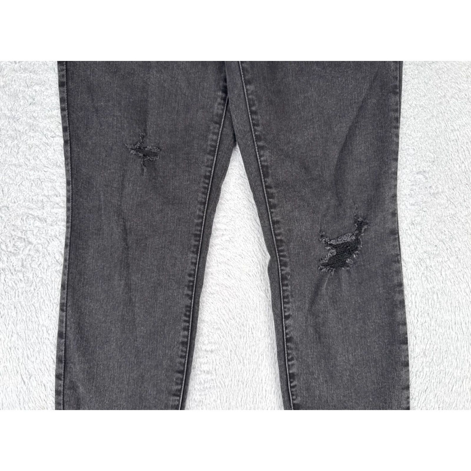 Vintage Maurices Jeans Women 6 Black Denim Skinny Tapered Distressed Raw Hem Button Fly Jeans Size 28" / US 6 / IT 42 - 3 Thumbnail