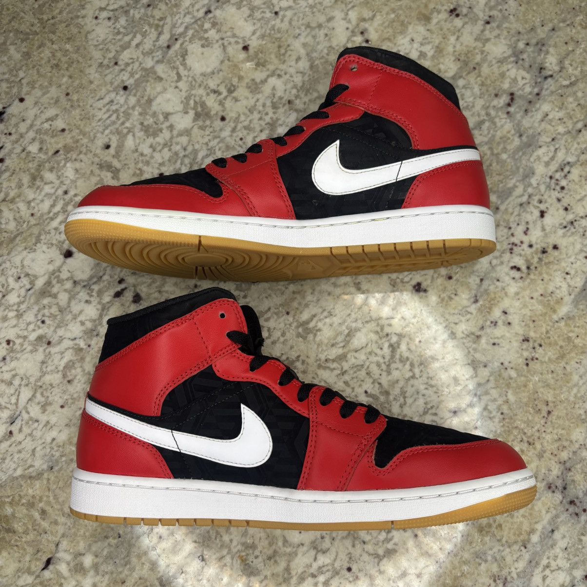 Jordan Brand Size 10-Jordan 1 Mid SE Christmas LIGHTLY WORN W BOX Size US 10 / EU 43 - 3 Thumbnail